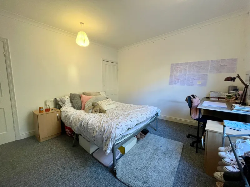 3 Bed Student House // West End | Aug 2026 - Thumbnail 4